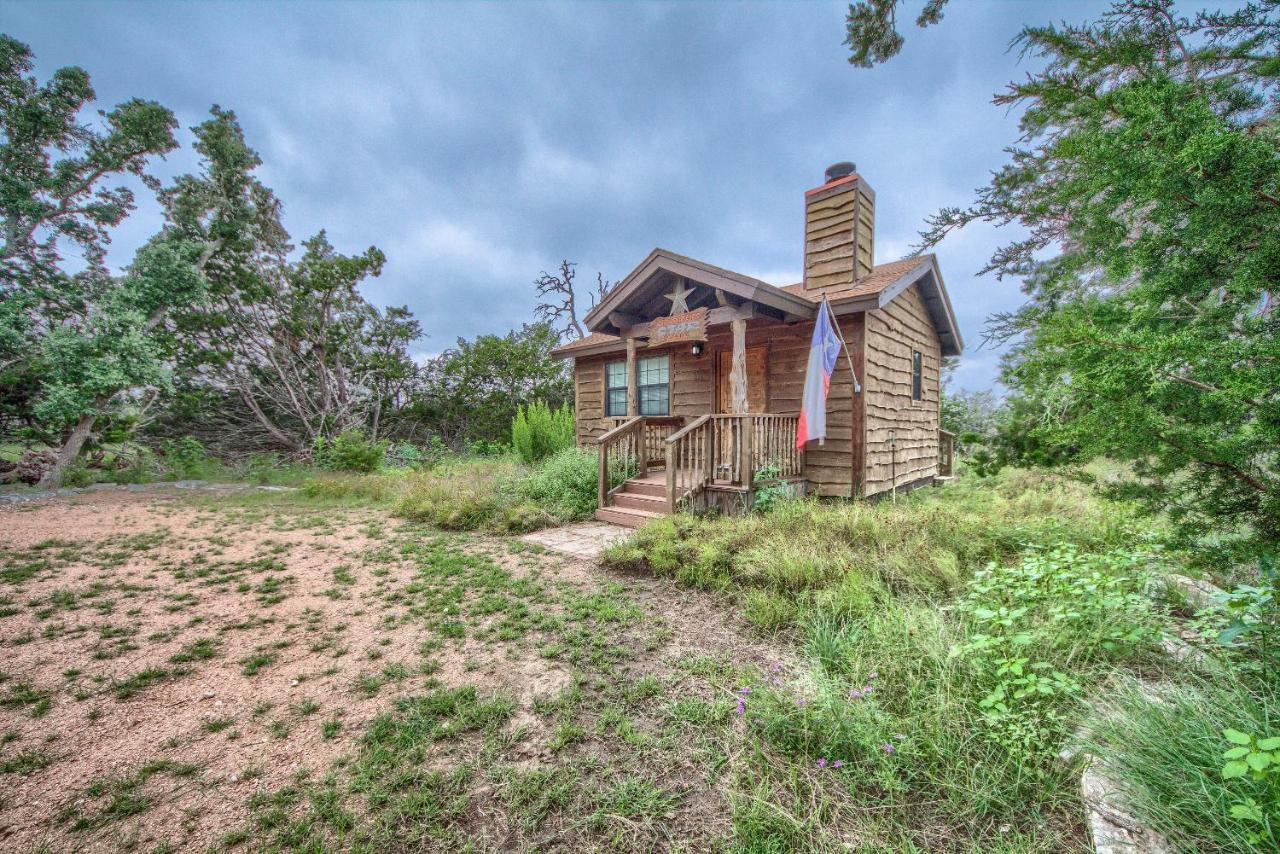 Cedar Bliss Cabin Villa Fredericksburg Bagian luar foto
