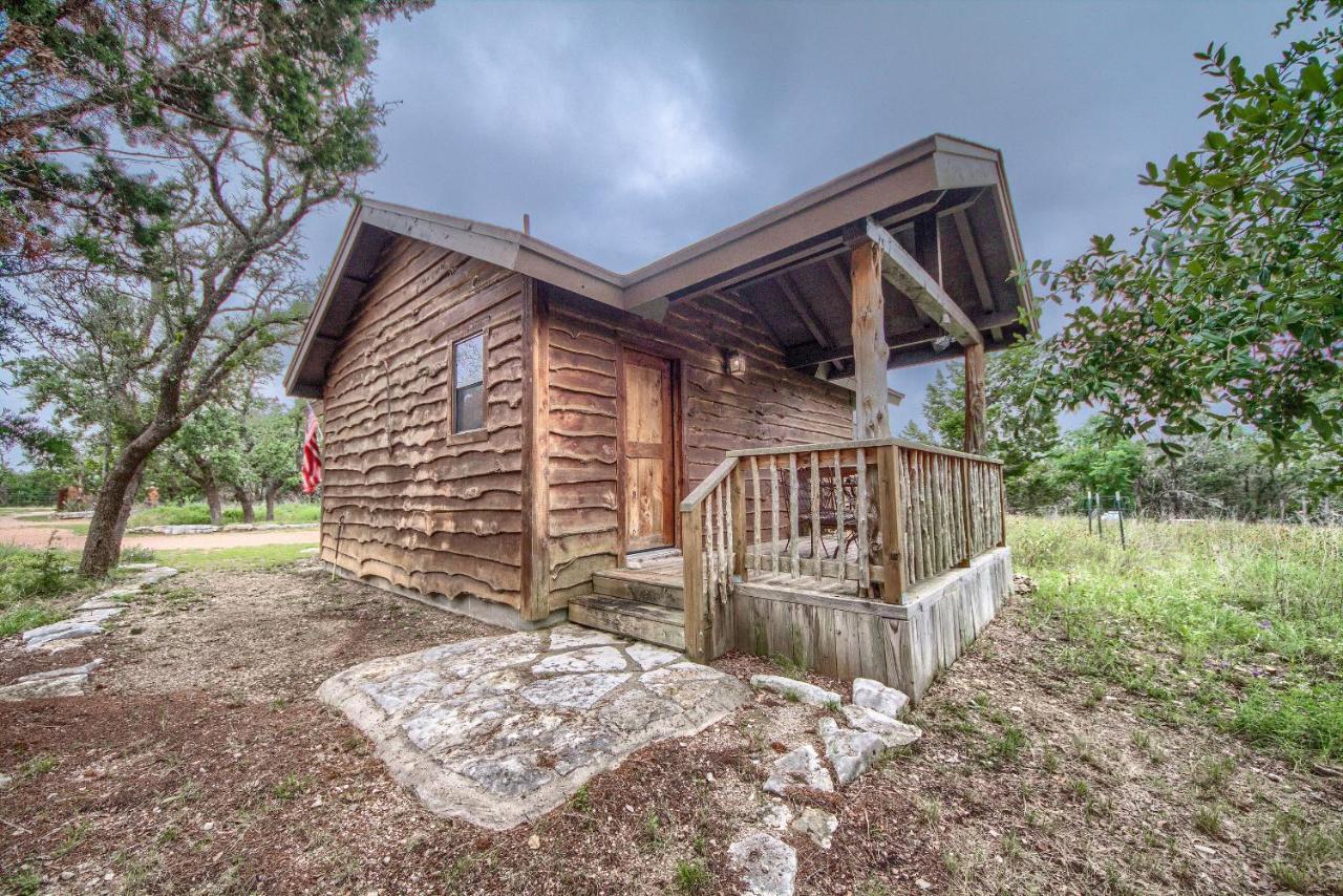 Cedar Bliss Cabin Villa Fredericksburg Bagian luar foto