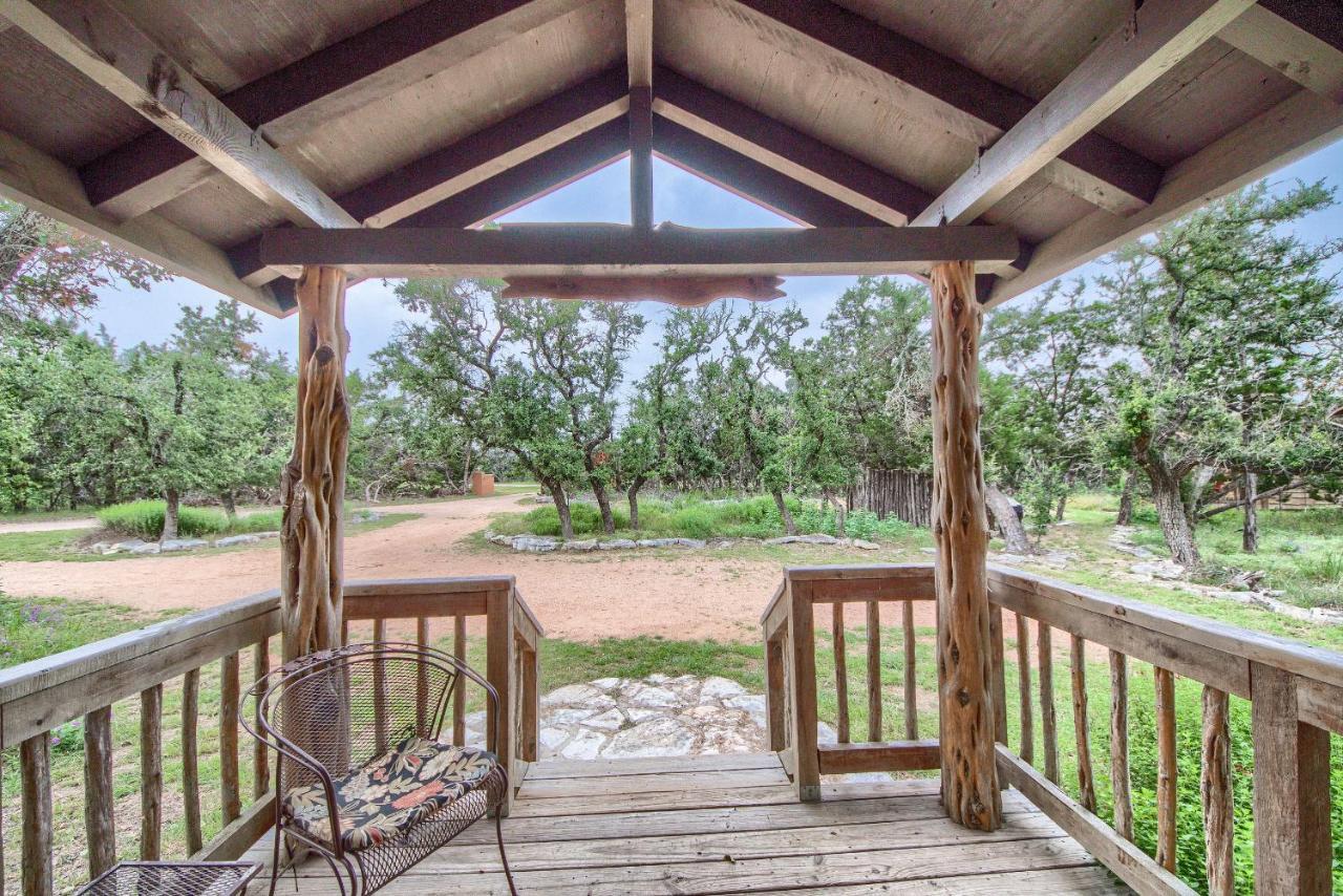 Cedar Bliss Cabin Villa Fredericksburg Bagian luar foto
